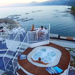 3* Hotell Bue Marino & Roof Lounge
